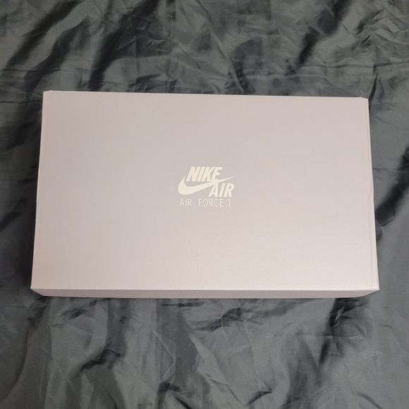 Brand new ds nike air force 1 low all white size 9 men's. - Picture 7 of 9